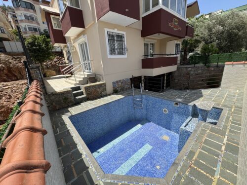 Недвижимость в Меркез