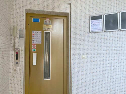 Первичные объекты в жилом комплексе. Турция. Квартира 1+1 в центре Алании — ERSOY APT Меркез