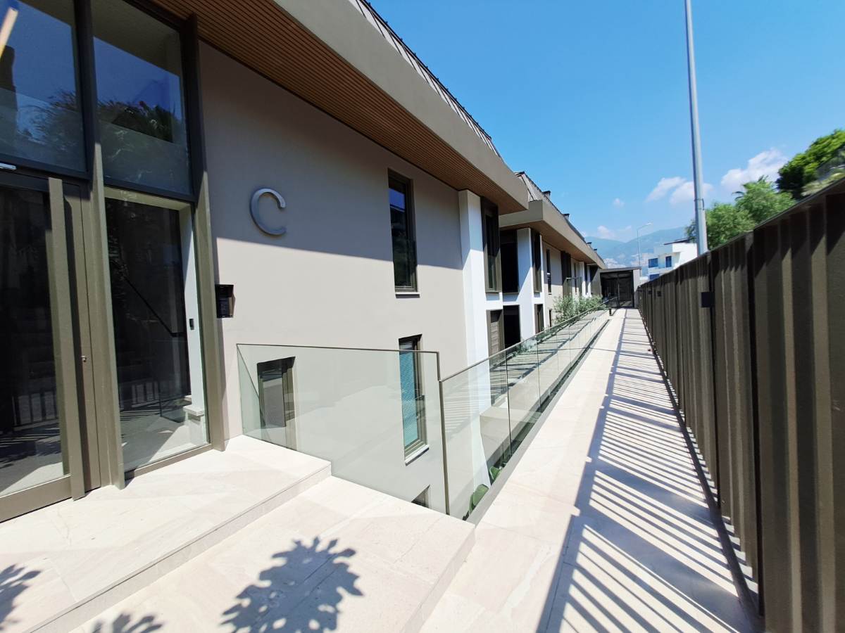 Современная квартира 1+1 с западной экспозицией и панорамным видом на море, горы и город